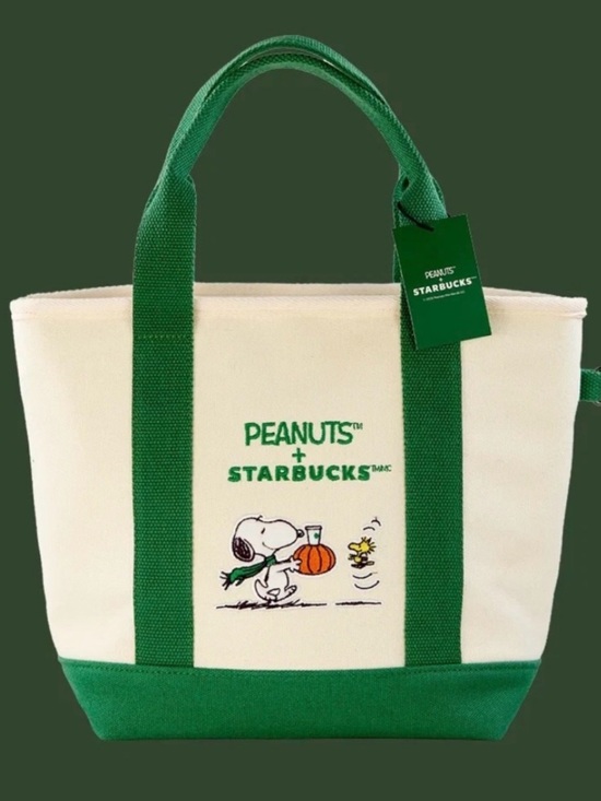 Starbucks Handbags - Starbucks Cream & Green Peanuts Snoopy Canvas Tote